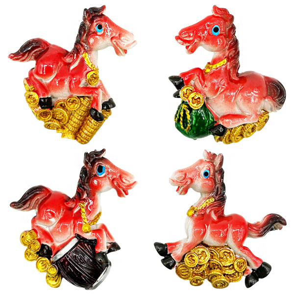 картинка Символ года " KWELT " магнит Денежная лошадь, 5*6,5см, 4 дизайна (без возможности выбора дизайна), полистоун, пакет