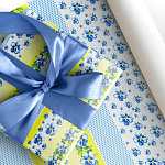 Упаковочная бумага " Интерпак " 68,5см*10м в рулоне, Анютины глазки, 90г/м2